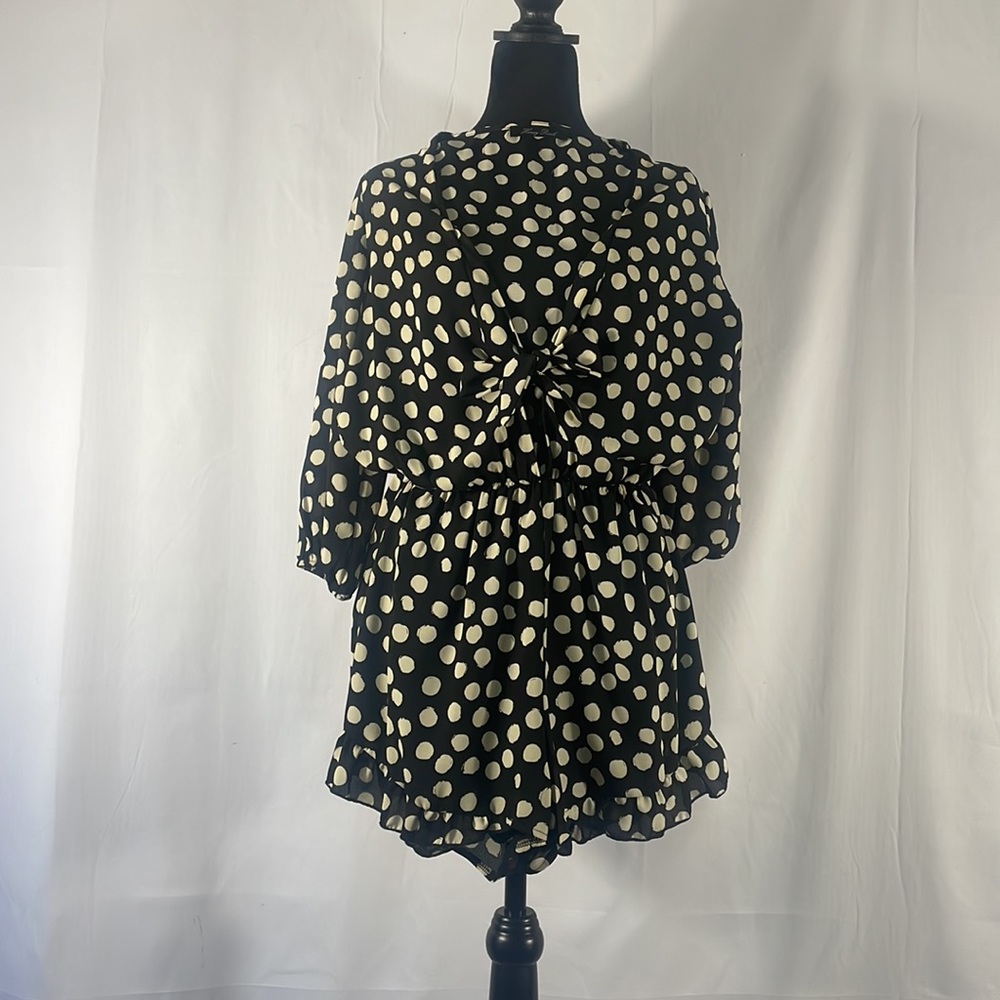Honey punch, Polka dot, black,white jumper,front cut out,Surplice neck ,Small,